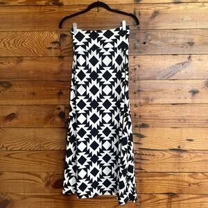 Modage Black and White maxi skirt size Medium